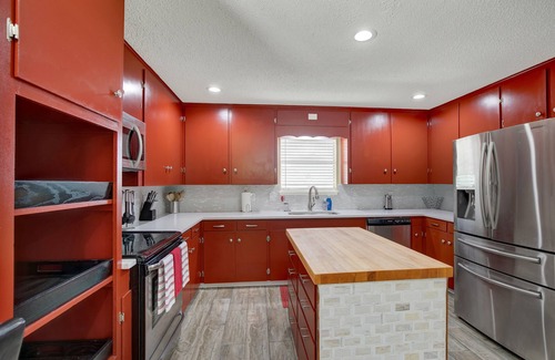 New Braunfels House | Riverfront property located directly on the Guadalupe River
