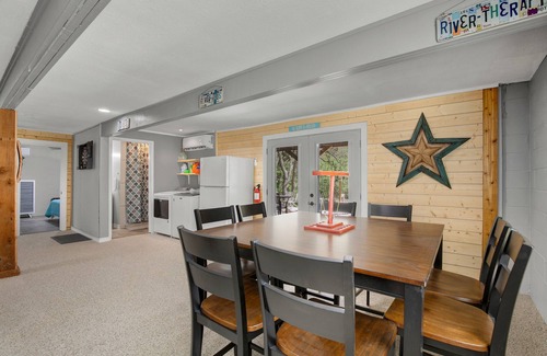 New Braunfels House | Riverfront property located directly on the Guadalupe River