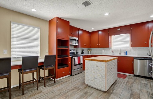 New Braunfels House | Riverfront property located directly on the Guadalupe River