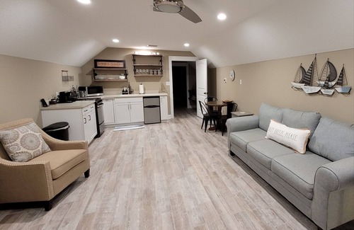 Camden House | Riverfront Property - HOUSE & SUITE - Faith Based