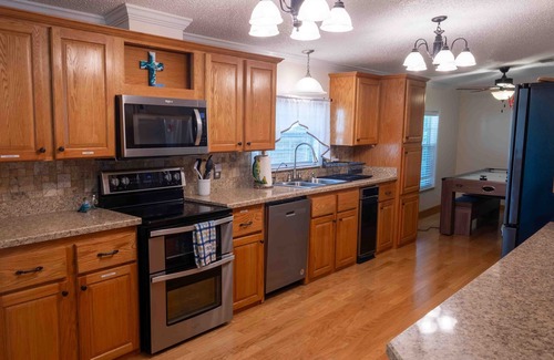 Crescent City House | Riverfront Retreat w/Dock, Lifts & Sunset Views