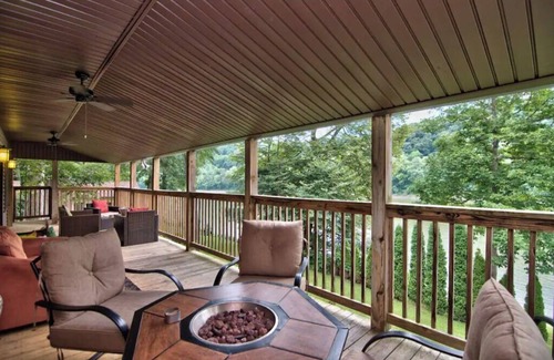 Falls House | Riverfront Retreat For Kayaking, Fishing and Hot Tub