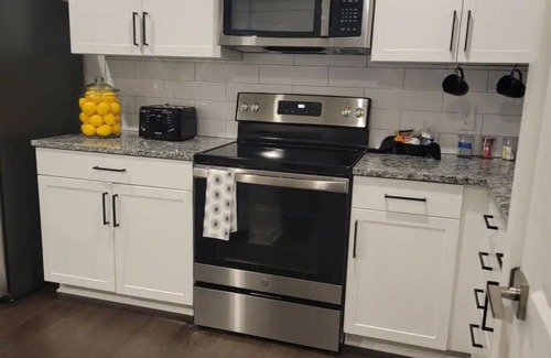 Mableton Apartment | Riverfront Retreat