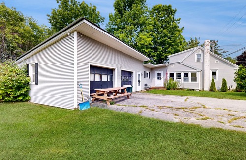 Proctorsville Apartment | Riverfront studio with river view, full kitchen, & free WiFi