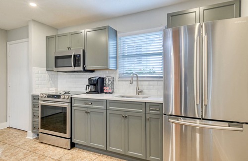 Welaka Condo | Riverfront, Views, Fishing and Boating Paradise, Steps to the Water, Community Pool and Boat Slip!