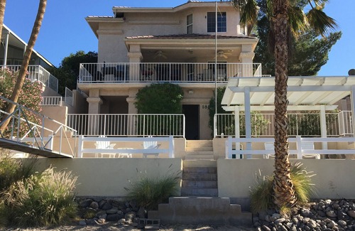 Bullhead City House | Riverfront with private beach and newly refurbished dock