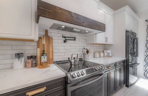 Tampa House | Riverhills Luxury Escape Pool, Firepit 13+ Beds