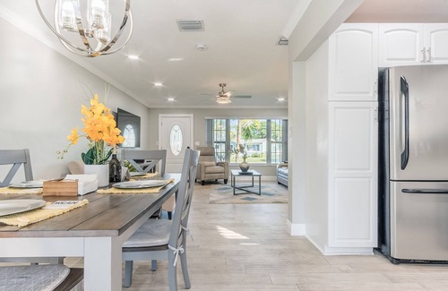 Sunset House | Riverland - Sunset