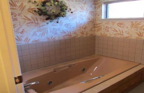 McCall Apartment | Rivers Bend B19