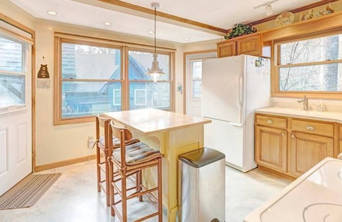Mill Ridge House | Rivers Edge- Affordable Mountain House, Watauga River Front, Gas Fireplace, Gas Grill, Outdoor Sp.