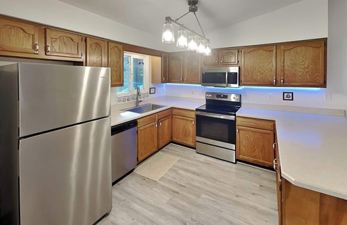 St. Augustine South House | Rivers Edge Retreat | Private Pool with Bar and Close to Beaches + Town