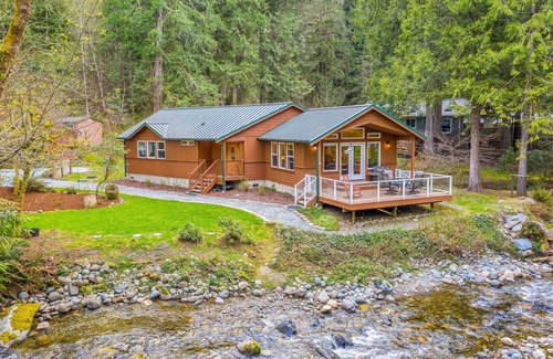 Issaquah House | Rivers Edge Retreat Seattle - Near Snoqualmie Pass Ski Area