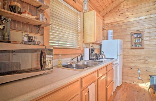 Bean Station Cabin | ‘River’s View’ - Cherokee Lake Cabin w/Fire Pit!