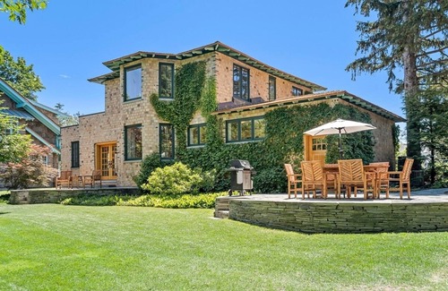 Boyne City House | Riversbye: Historical: 3 ensuite bedrooms: Kayaks