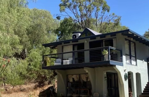 Margaret River House | Riversedge Retreat - 5 min walk into town