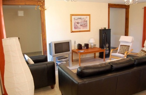 Mauzac-et-Grand-Castang House | Riverside House with 3 bedrooms, Pool, in Picturesque Village Location.