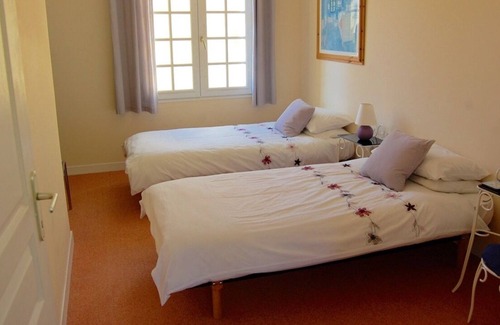 Mauzac-et-Grand-Castang House | Riverside House with 3 bedrooms, Pool, in Picturesque Village Location.