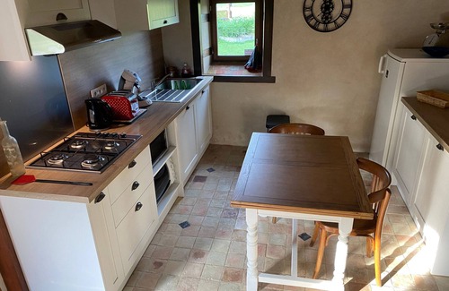 Ballon-Saint-Mars Cottage | Riverside Retreat: Charming Cottage Near Le Mans – Fishing, Hiking & Equestrian Activities