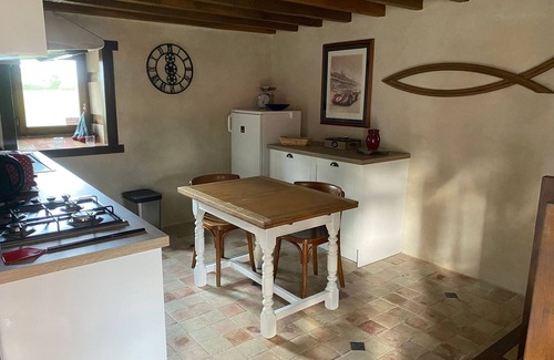 Ballon-Saint-Mars Cottage | Riverside Retreat: Charming Cottage Near Le Mans – Fishing, Hiking & Equestrian Activities