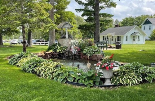 Indian River House | Riverside 3BR Retreat Tranquil & Family-Friendly