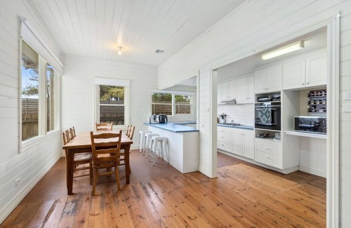 Barwon Heads House | Riverside - 6 bedroom - Family Retreat - Portrush