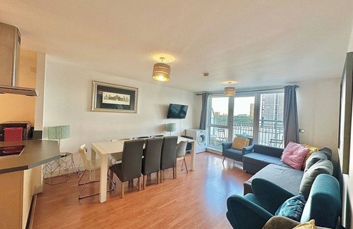St. Mary's Park Apartment | Riverside Apartment - Battersea