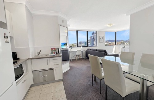 Brisbane Central Business District Apartment | Riverside Apartment in Central Brisbane