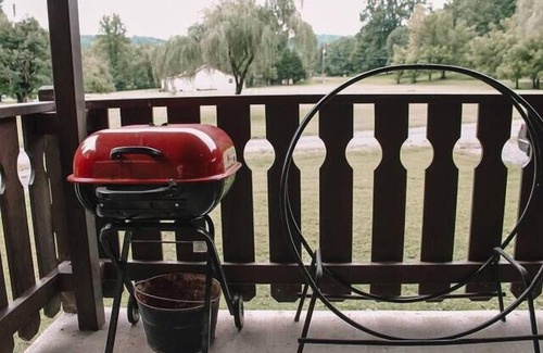Pittman Center Cabin | Riverside Cabin minutes to Gatlinburg