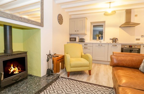 Conwy Cottage | RIVERSIDE COTTAGE, pet friendly, country holiday cottage in Conwy