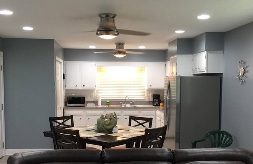 Issue Cottage | Riverside Cottage ~ Spacious for the Entire Family & Pets, 5 minutes to beach