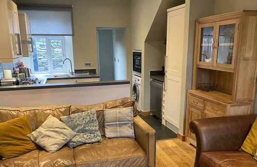 Staveley Cottage | Riverside Cottage with bike storage - just 10 mins from Windermere