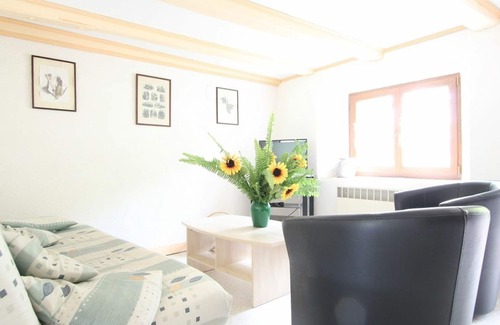 Alleyras Cottage | Riverside Cottage with Enclosed Garden, Near Outdoor Activities and Historical Sites in Alleyras