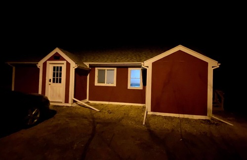 Campton House | "Riverside Den" 3 Bedroom