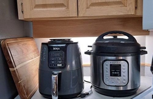 Chilliwack Proper Village West House | Riverside Escape on the Hope River