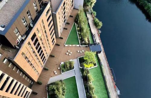 Manchester City Centre House | Riverside Figs