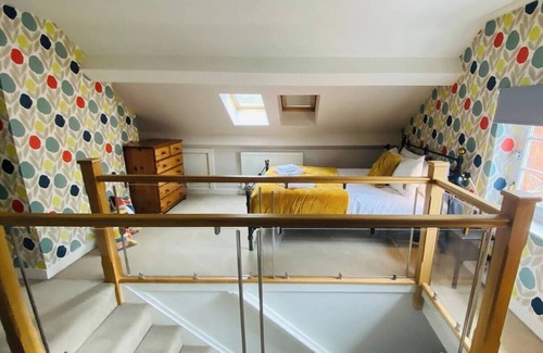 Sheffield House | Riverside Gem in Kelham Island House With Parking