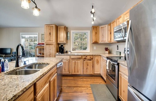 Franklin House | Riverside Getaway with Peaceful Views & Sounds