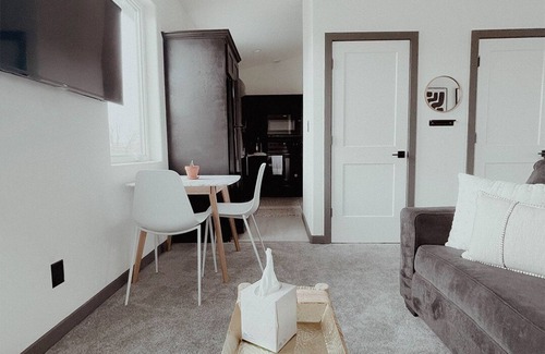 Huning Castle House | Riverside Guesthouse