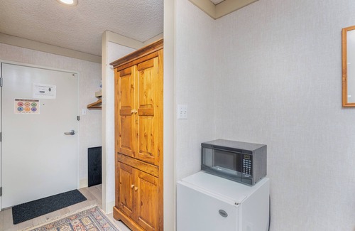 Telluride Hotel | Riverside Hotel Room at Telluride's Most Affordable Location