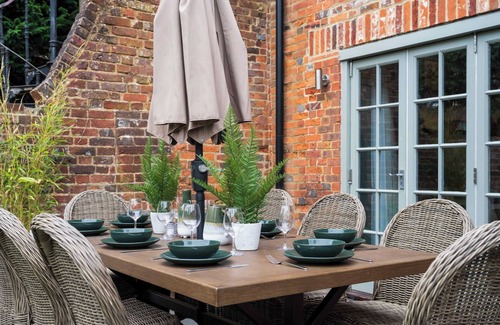 Marlow House | Riverside House - A Truly Unique Stay For 8 Guests