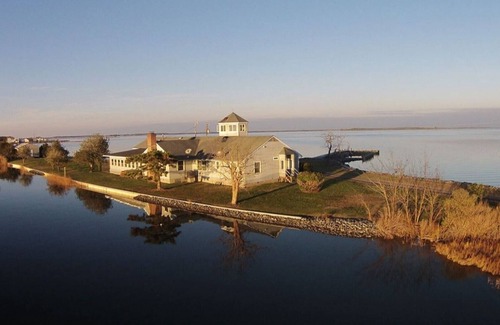 Fishing Creek House | Riverside Lodge Bed & Breakfast on the Honga River UNIT E