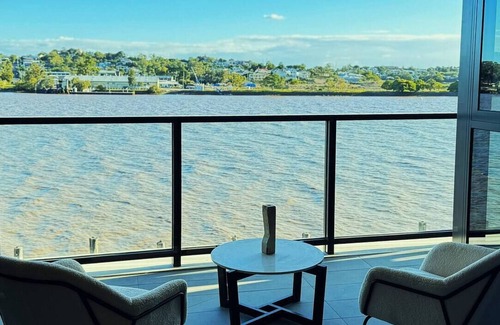 Eagle Farm Apartment | Riverside Luxe 2Bed Pool Parking