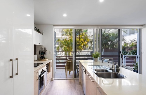 Forster Apartment | Riverside luxury apartment across two levels at Waterline.