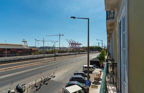 Santos Apartment | Riverside Luxury Apartment