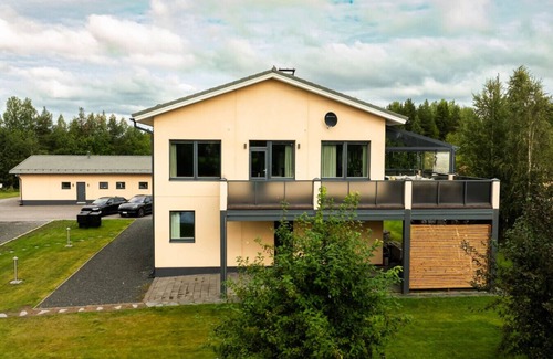 Rovaniemi Villa | Riverside Luxury Retreat By BookLapland