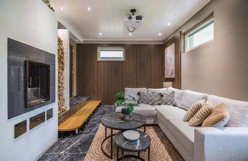 Rovaniemi Villa | Riverside Luxury Retreat By BookLapland