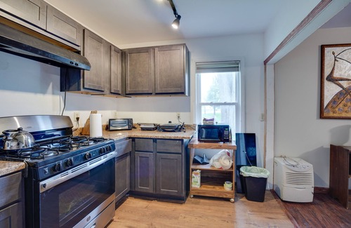 Niles Cottage | Riverside Niles Retreat w/Fire Pit & Grill!