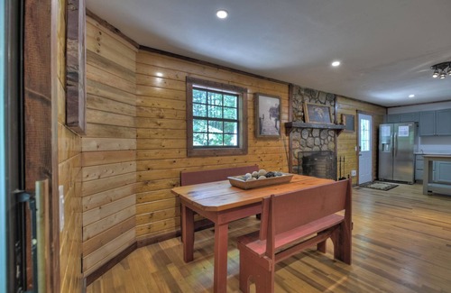 Dial Cabin | Riverside relaxation and all the comforts of home! - Aska River House