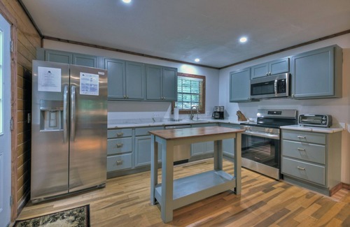 Dial Cabin | Riverside relaxation and all the comforts of home! - Aska River House