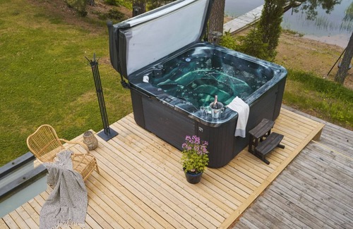 Kouvola Villa | Riverside retreat for up to 12 guests